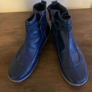 Navy slip on water proof boots